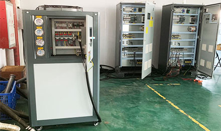 什么原因引起工業(yè)冷水機(jī)壓力過高的？