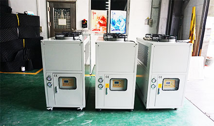 工業(yè)冷水機(jī)移動(dòng)方便嗎？